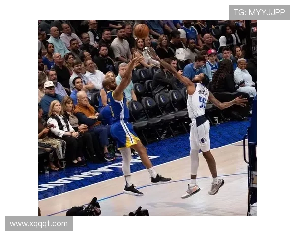 库明加表现复杂 艾顿特点与东契奇完美契合助力球队进攻 库明加表现复杂 艾顿特点与东契奇完美契合助力球队进攻