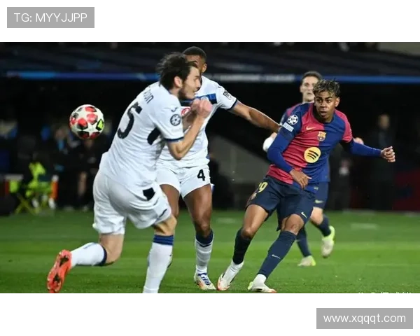 阿劳霍补时倒地引发争议 亚马尔等人投诉 卡瓦哈尔示意起身引发热议 阿劳霍补时倒地引发争议 亚马尔等人投诉 卡瓦哈尔示意起身引发热议